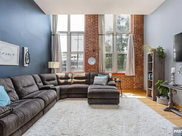 262 Main St APT 203, Little Falls, NJ 07424
