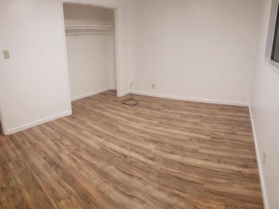 2nd image of 2122 Barrett Ave