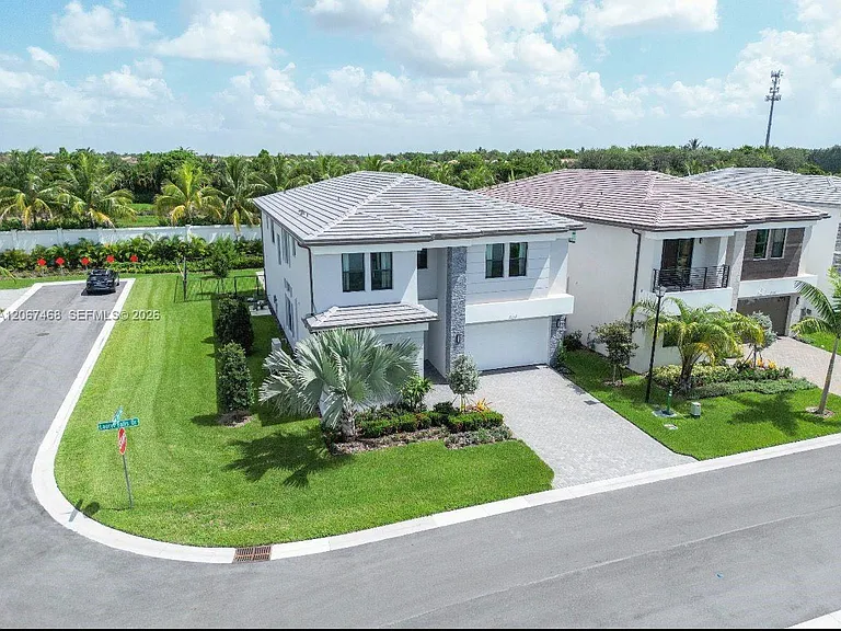 8151 Laurel Falls Dr — Photo 2