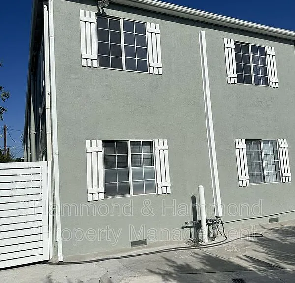 5854 Tujunga Ave #2 — Photo 24