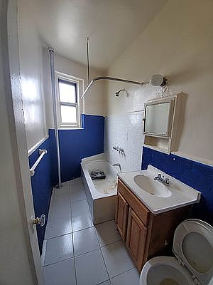 5th image of 426 E 22nd St #49