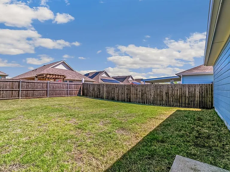 720 Autumnwood Way — Photo 19