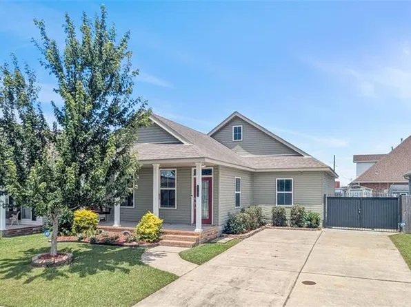 4005 School Dr, Marrero, LA 70072