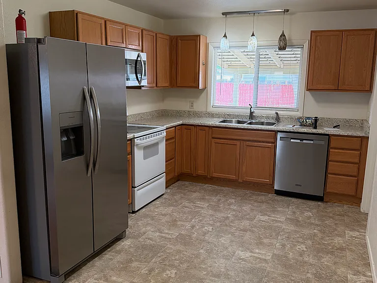 1223 Bonito Ave — Photo 2