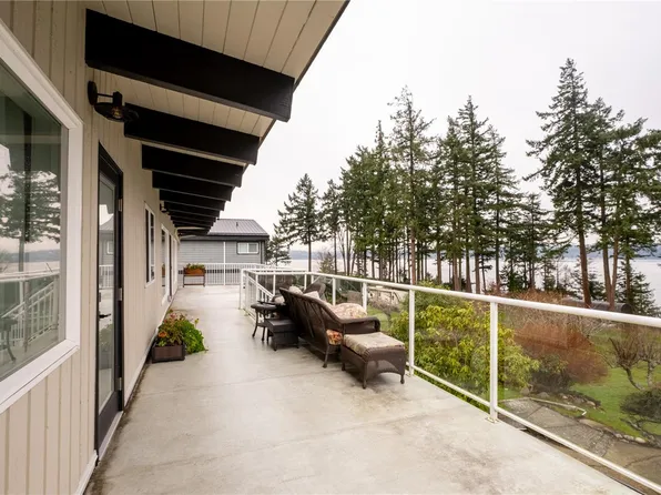 241 Carnegie St, Campbell River, BC V9W 2J4