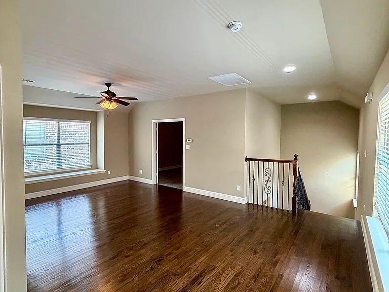 2nd floor- spacious living room