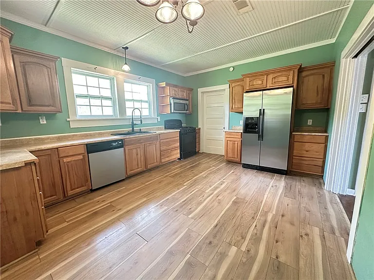 131 Dell Ave — Photo 11