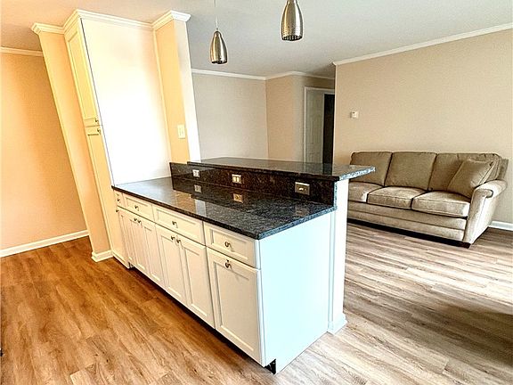 3rd image of 6000 Nob Hill Dr Unit F113