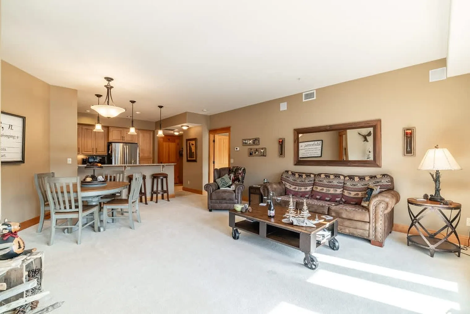 2 bed, 2.0 bath, 1054 sqft, $7,215 — Photo 3