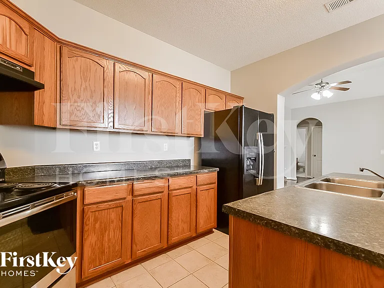 10178 Rathmore Cv — Photo 6