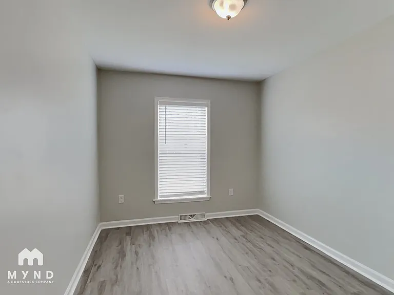 215 Clear Water Dr — Photo 15