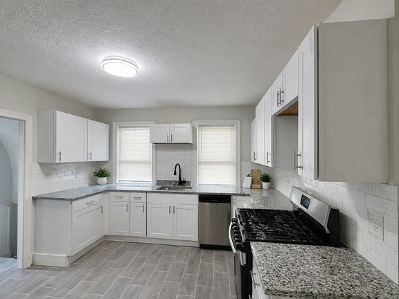 2nd image of 5 Goulding St Floor 1