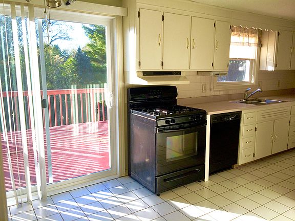 3rd image of 525 Glen Ave