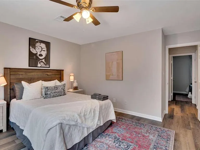 2101 Valley Oaks Dr SE — Photo 15