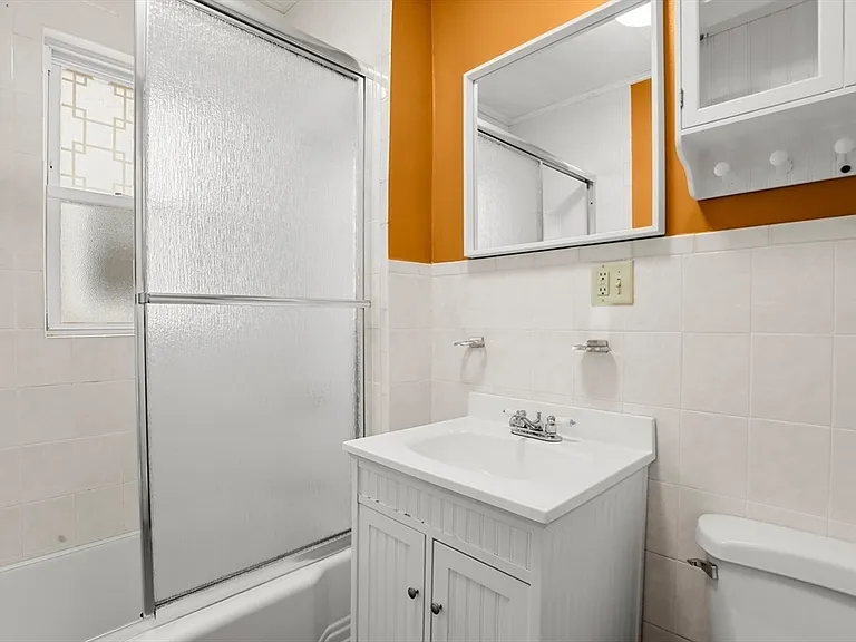 25 Tower St #1 — Photo 10