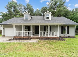 107 Stonesthrow Ln, Raeford, NC 28376