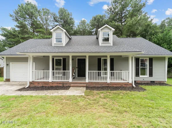 107 Stonesthrow Lane, Raeford, NC 28376