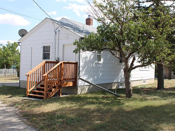 4th image of 501 2nd St NE