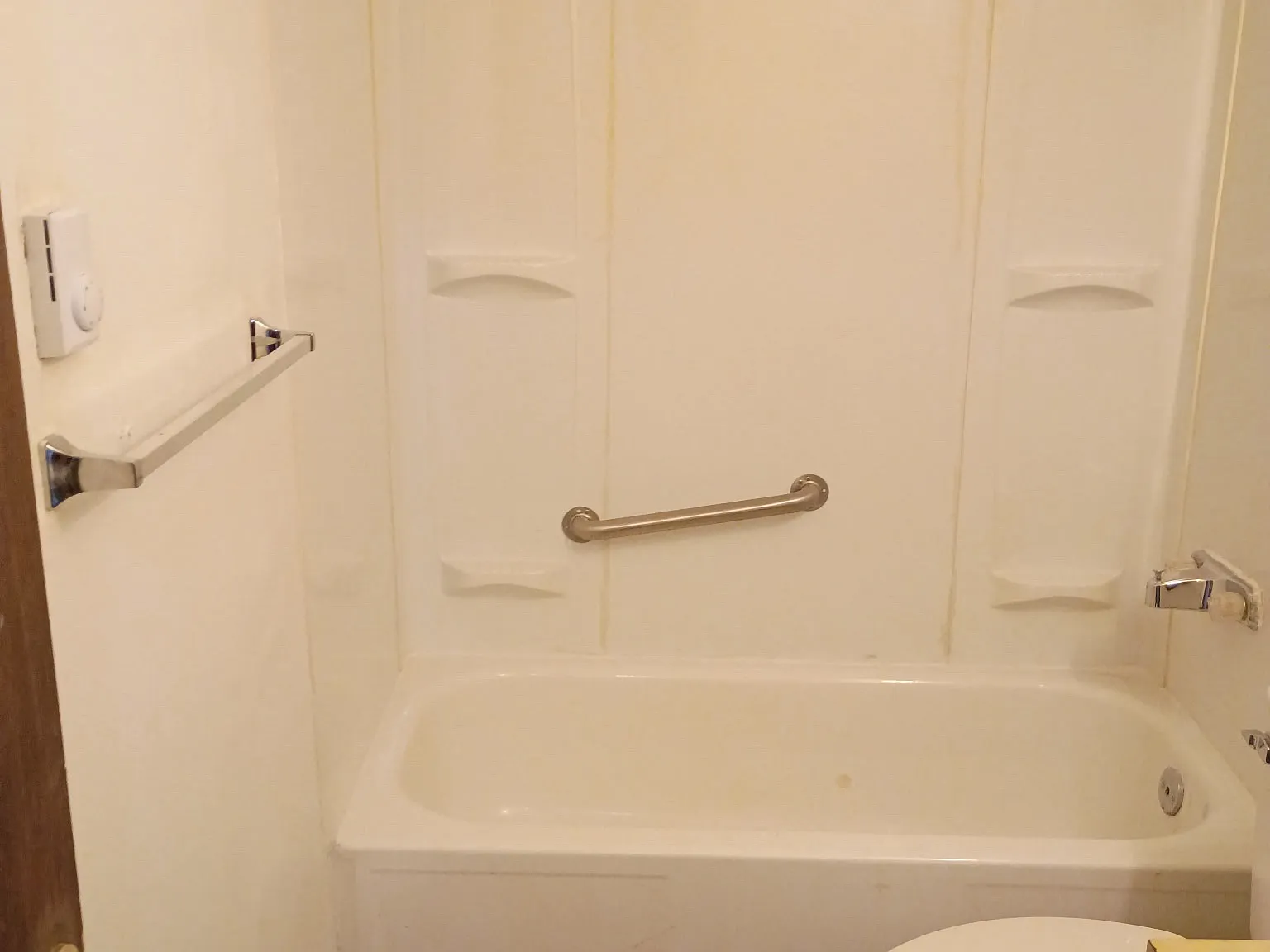 2 bed, 425 sqft, $1,275 — Photo 4
