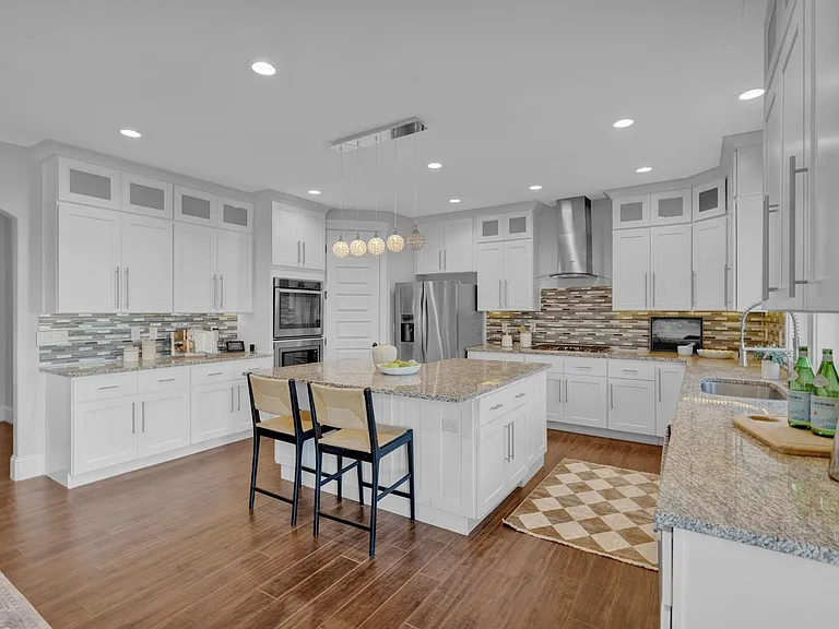 910 S Pace Pl — Photo 8