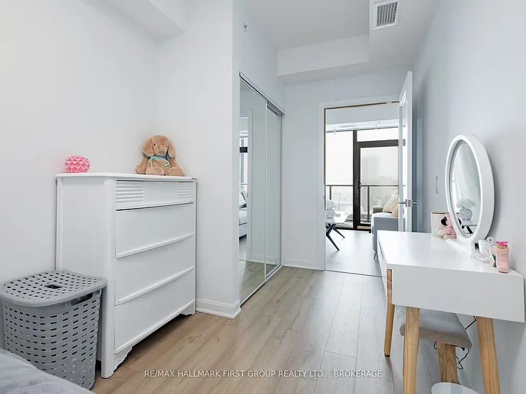 223 Princess St #429 — Photo 26