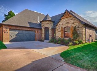 1066 Villas Creek Dr, Edmond, OK 73003