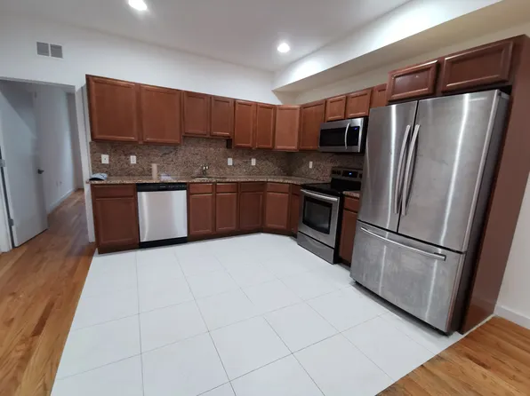 521 N 34th St #D2, Philadelphia, PA 19104