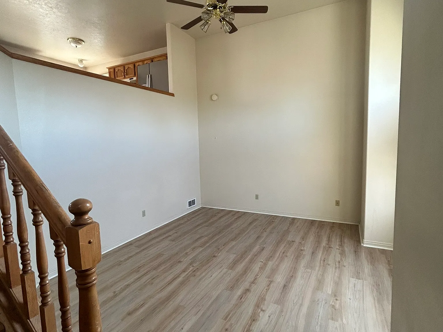 1915 E Alturas Cir — Photo 2