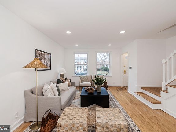 5th image of 3549 S Stafford St #B