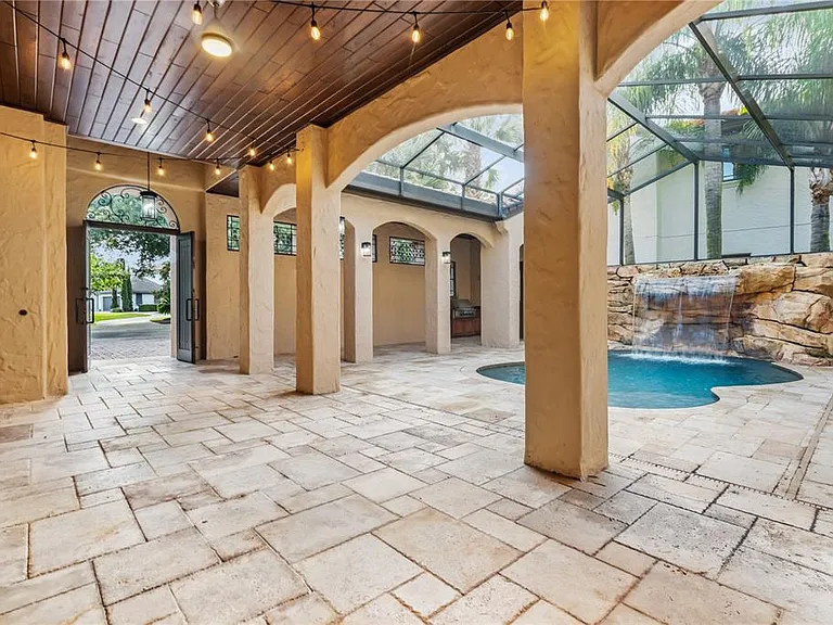9841 Covent Garden Dr — Photo 6