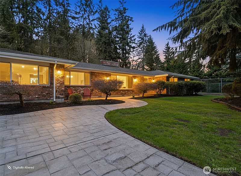 3rd image of 3211 70th Avenue SW