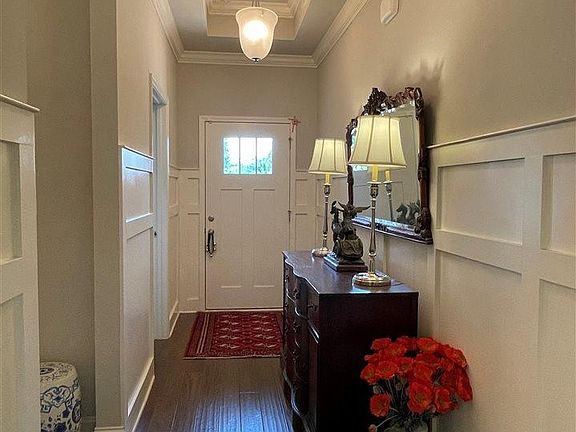 3rd image of 213 Blackwood Dr