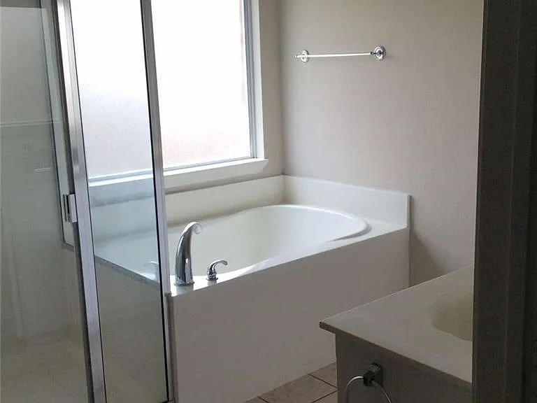 6101 Melanie Dr — Photo 9