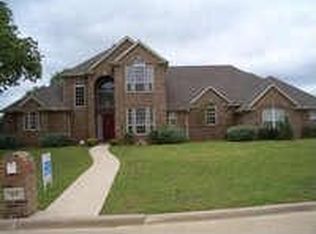 908 Shady Vale Dr, Kennedale, TX 76060