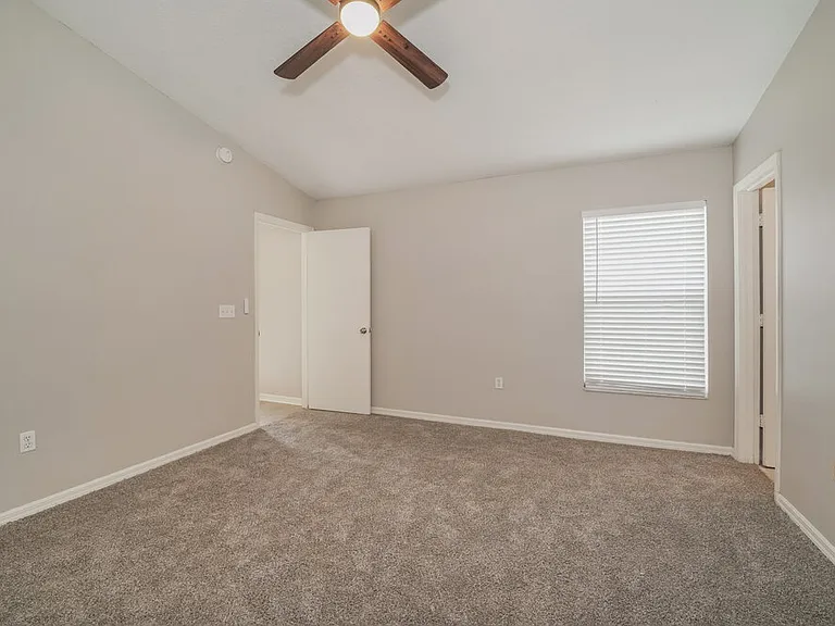7446 Briarbay Loop — Photo 8