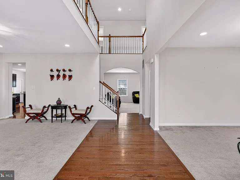 40 Gina Dr — Photo 4