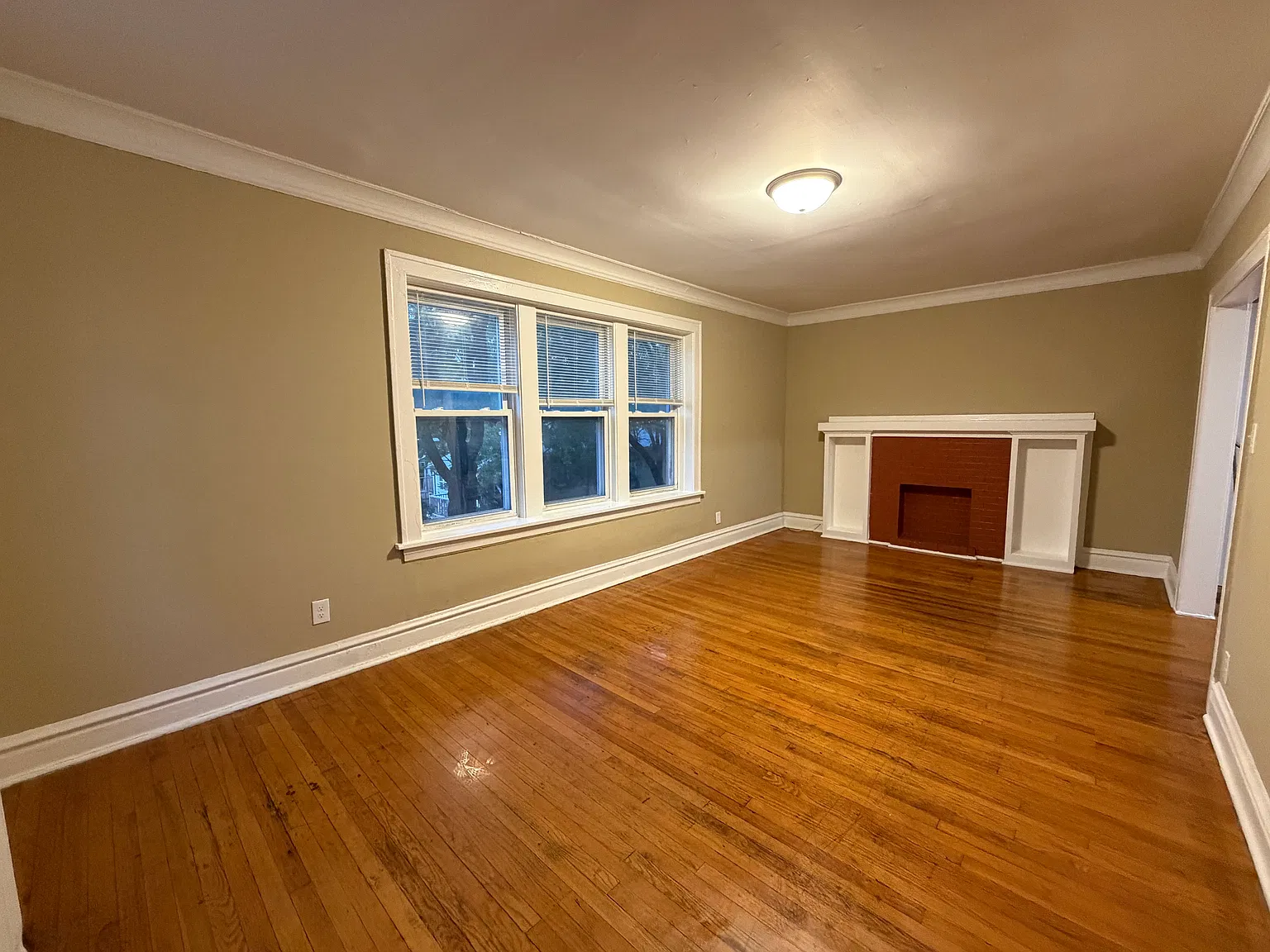 2 bed, $2,100 — Photo 3