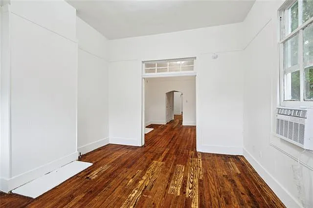 2 bed, 1.0 bath, 970 sqft, $1,600 — Photo 2