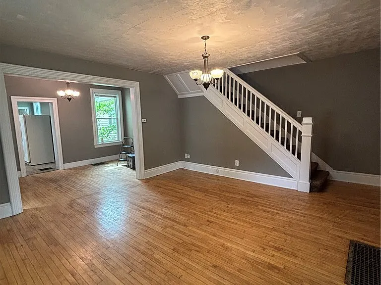 301 N Clinton St — Photo 4