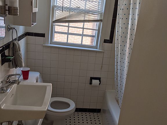 2nd image of 716 N Vermont St #1