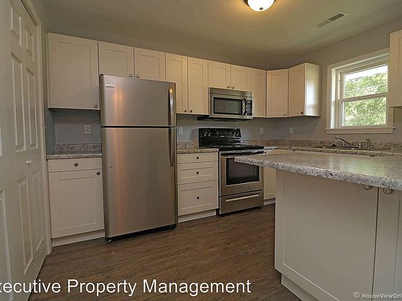 5th image of 1445 Woodland Dr APT A