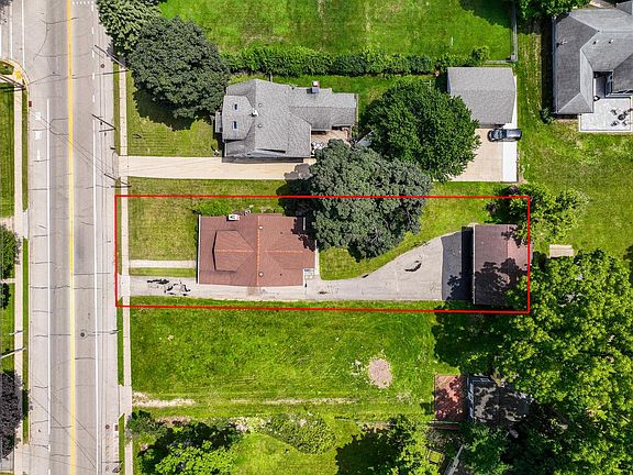 3rd image of 203 W Geneva STREET