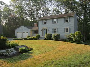 84 Pine Tree Cir, North Kingstown, RI 02852