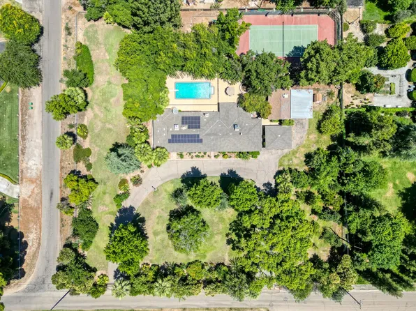 2173 S Minnewawa Ave, Fresno, CA 93727