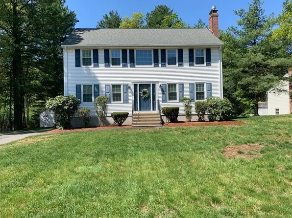 11 Stonehedge Cir, Billerica, MA 01821