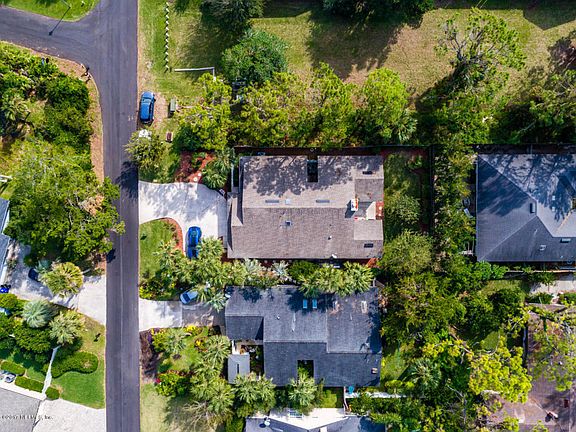 4th image of 519 Sunset Dr
