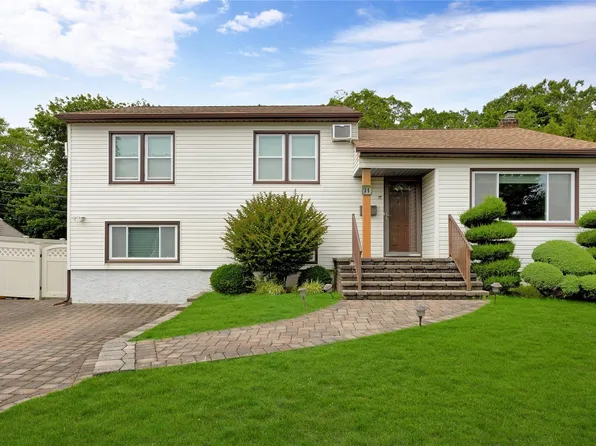 35 Lenore Lane, Farmingdale, NY 11735