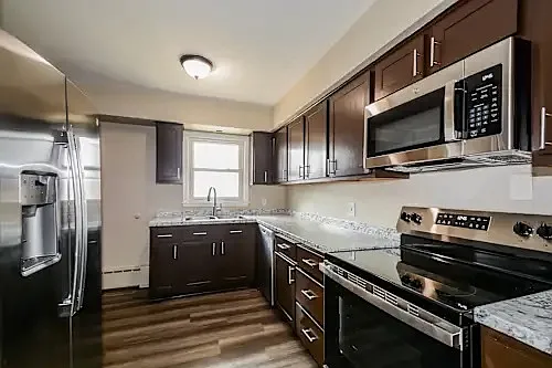 320 Rush Ave NW Photo 1