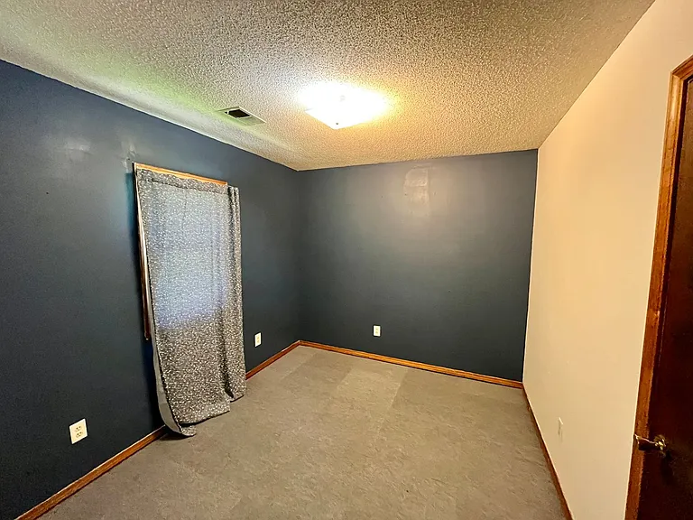 904 Springfield Rd — Photo 9