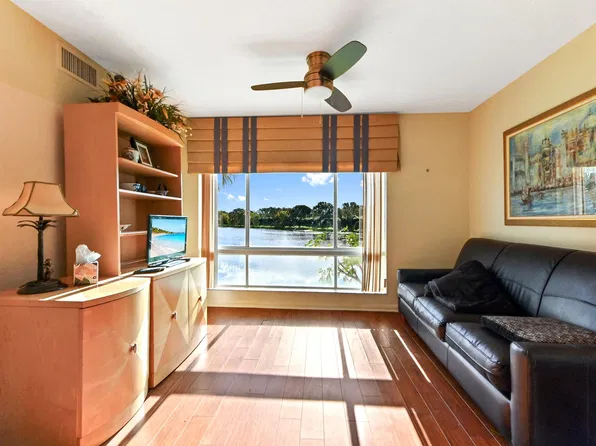 5842 Crystal Shores Dr APT 207, Boynton Beach, FL 33437